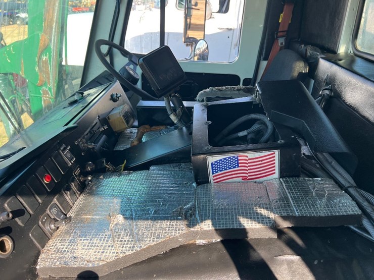 2015-mack-leu613-image-27