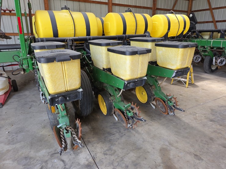 john-deere-7200-image-16