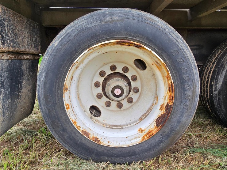2016-kbh-fertilizer-tender-trailer---isuzu-diesel,-hydraulic-system,-rear-discharge-image-26