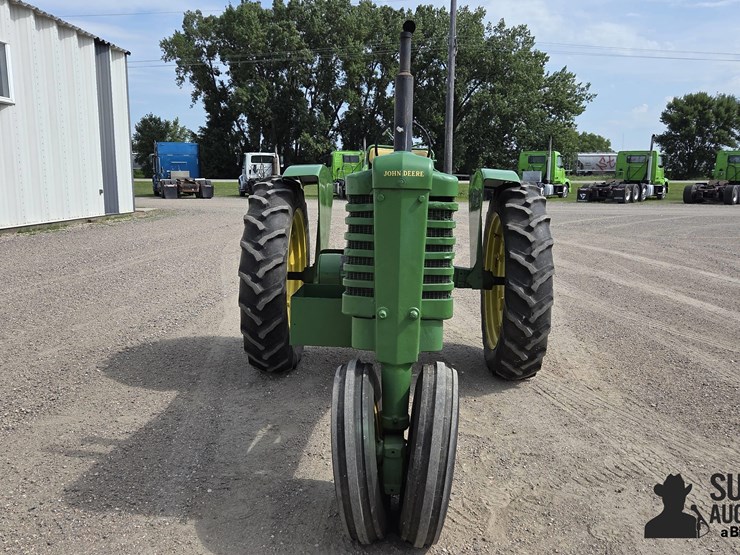 john-deere-b-image-2