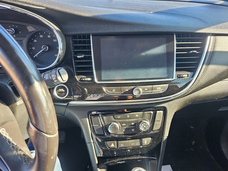 2017-buick-encore-image-33