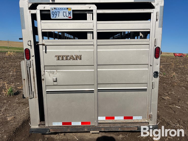 2010-titan-trailer-image-18