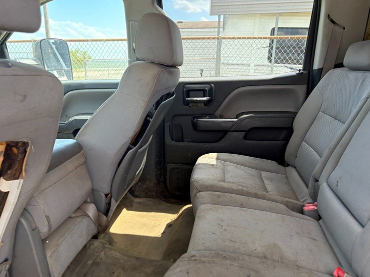 2015-chevrolet-silverado-3500-image-28