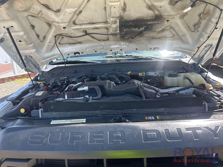 2013-ford-f550-image-17