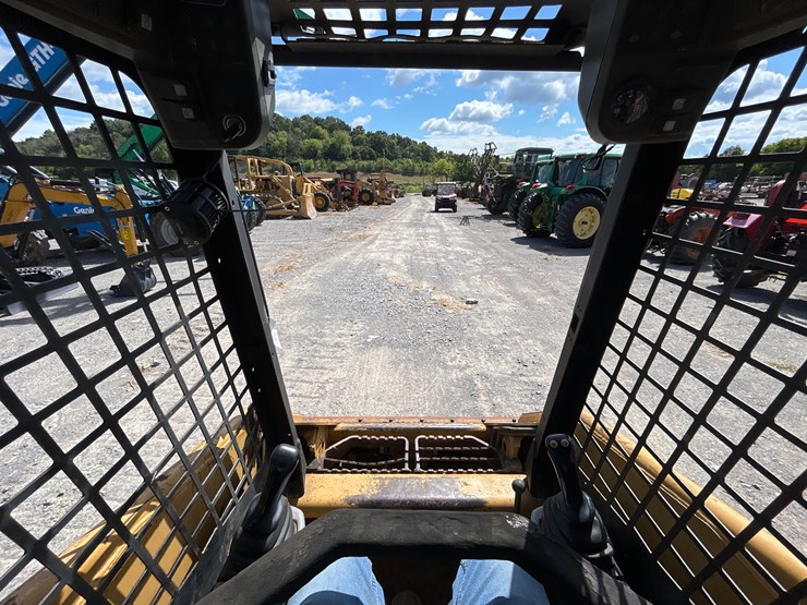 caterpillar-216-image-13