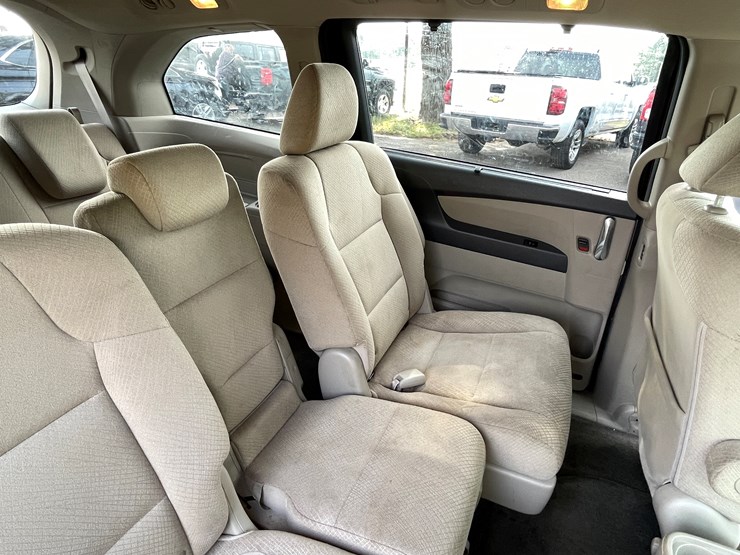 2014-honda-odyssey-image-61
