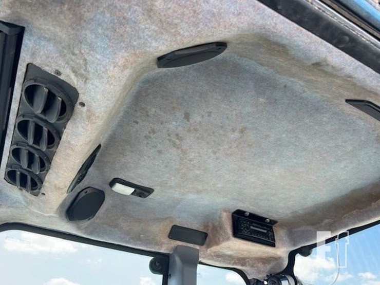 2002-new-holland-tn95f-image-25