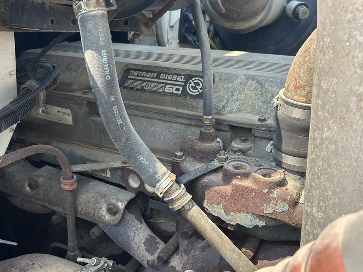 2000-international-9100-image-10