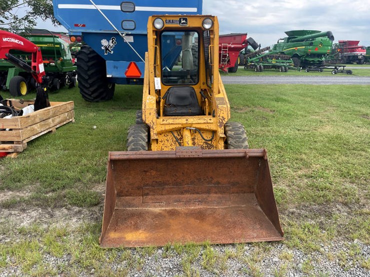 john-deere-570-image-2