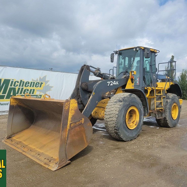 2017 DEERE 724K