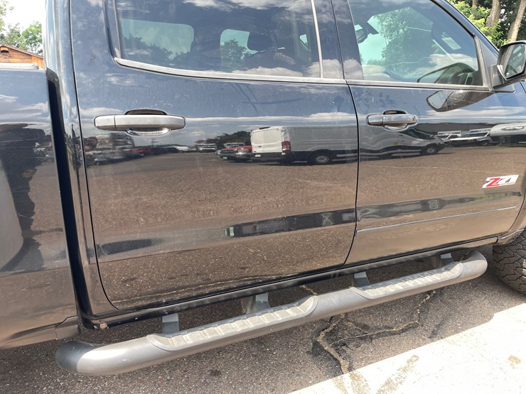 2018-chevrolet-silverado-1500-z71-image-16