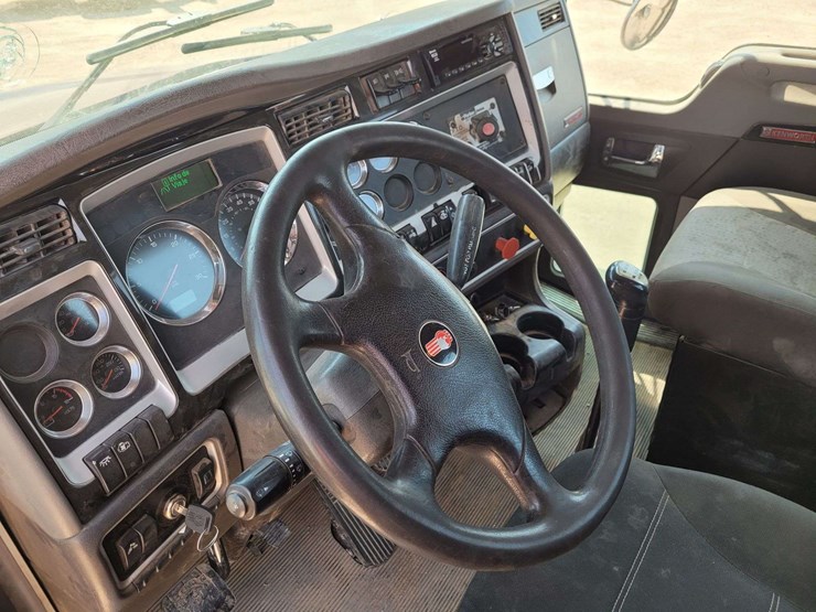 2015-kenworth-t800-image-9