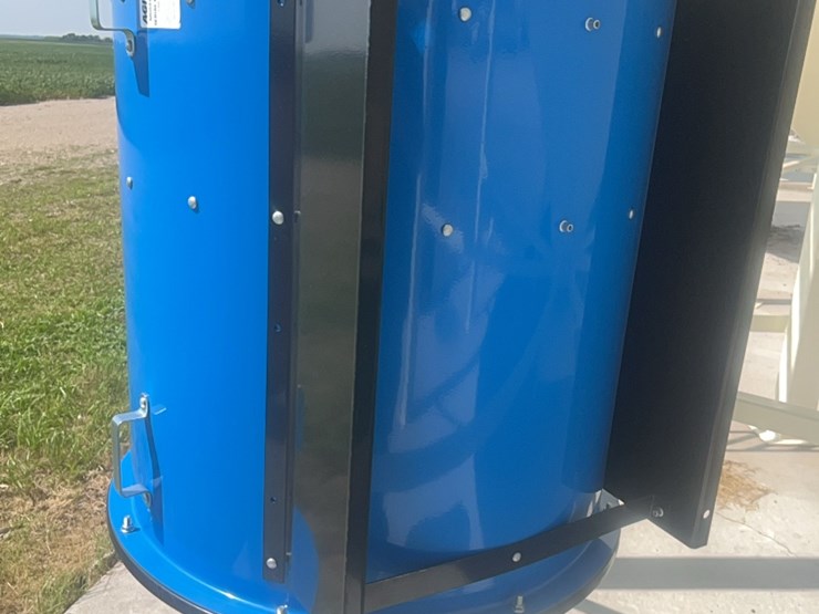 concept-7,500-bushel-hopper-bin,-fully-equipped-with-bin-fan-with-agi-grainguard-10-hp-three-phase-electric-motor.-image-35