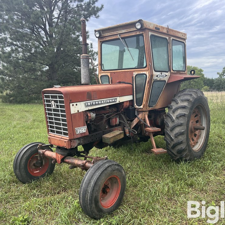 1967 INTERNATIONAL 756