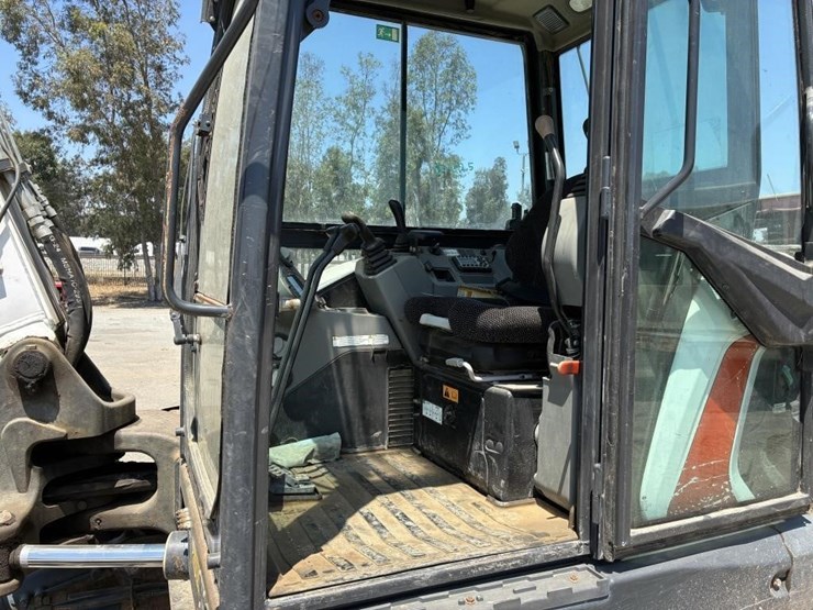 2019-bobcat-e85-image-19