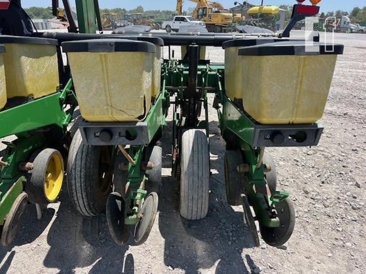 1993-john-deere-7200-image-23