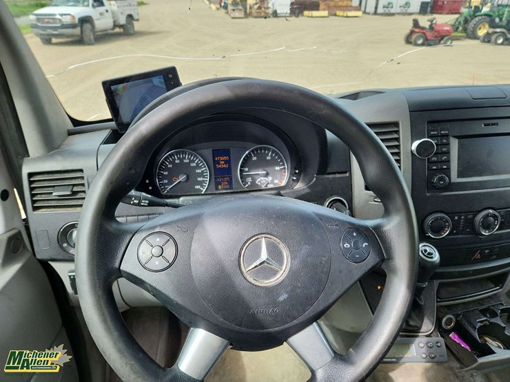 2016-mercedes-benz-sprinter-2500-image-9