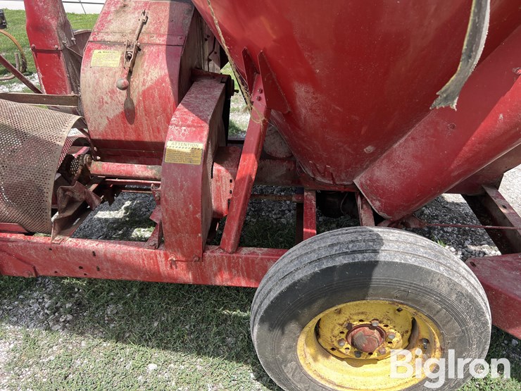 new-holland-353-image-19