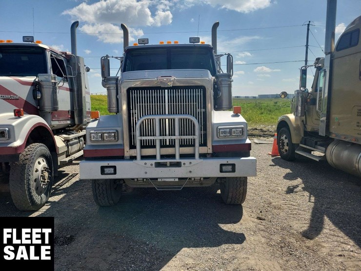2014-western-star-4900-image-1