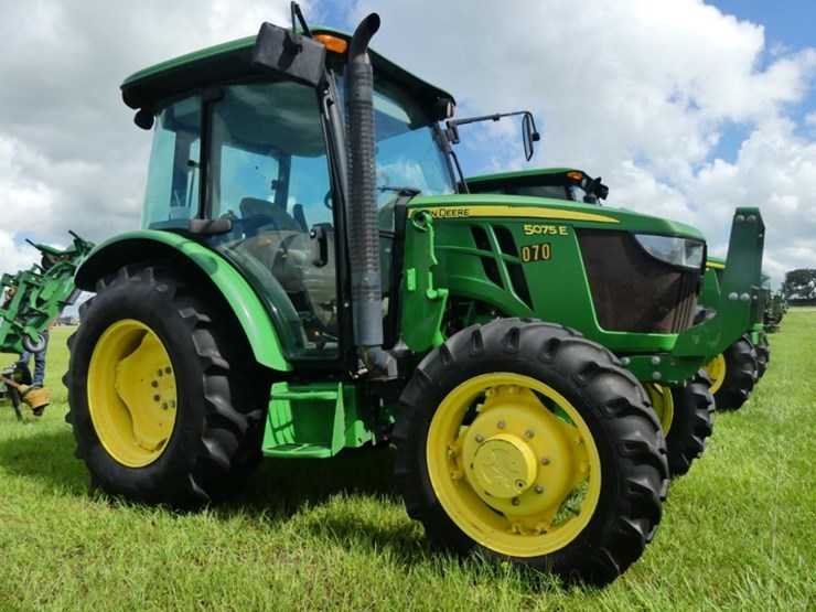 john-deere-5075e-image-2