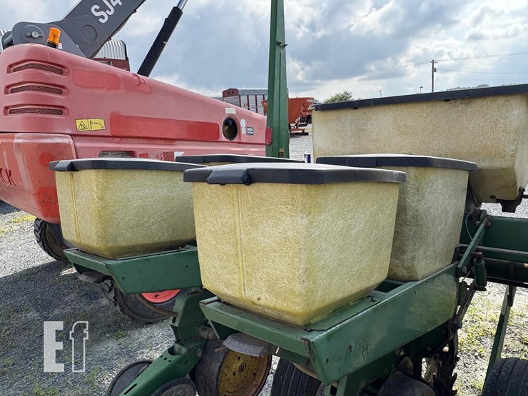 john-deere-7000-image-14