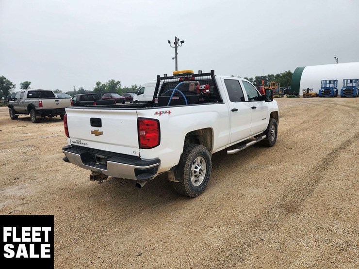 2015-chevrolet-silverado-2500hd-image-4