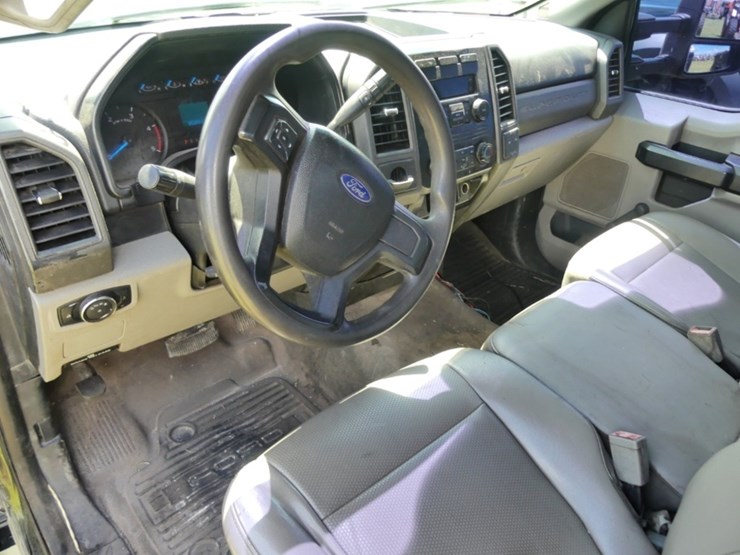 2017-ford-f450-xl-image-12