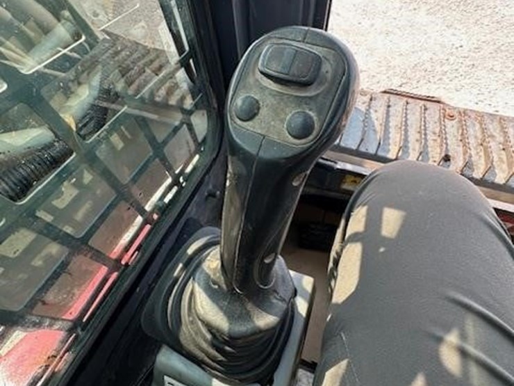 takeuchi-tl240-image-20