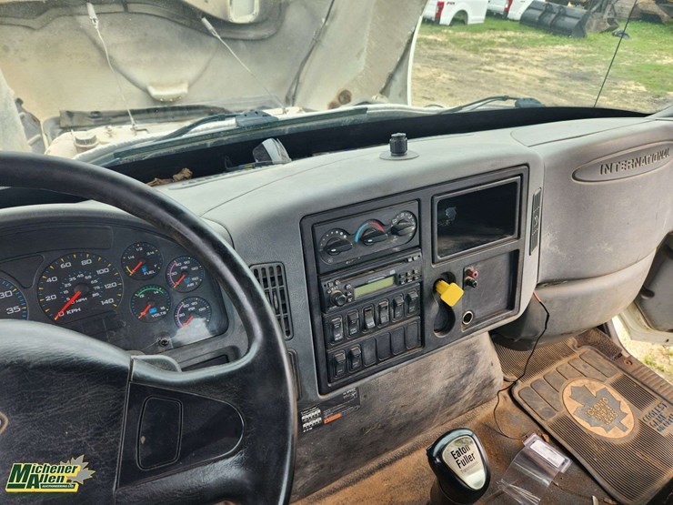 2007-international-durastar-4400-image-10