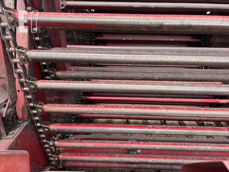new-holland-852-image-19