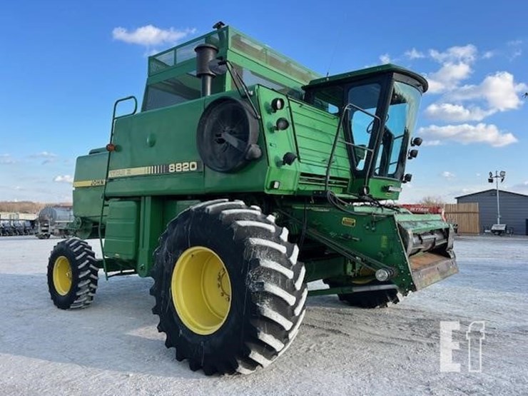 1988-john-deere-8820-titan-ii-image-9