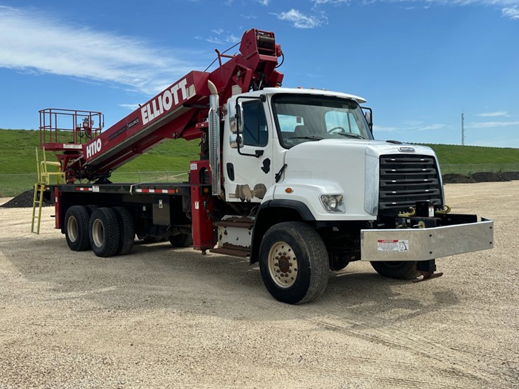 2014-freightliner-108sd-image-3