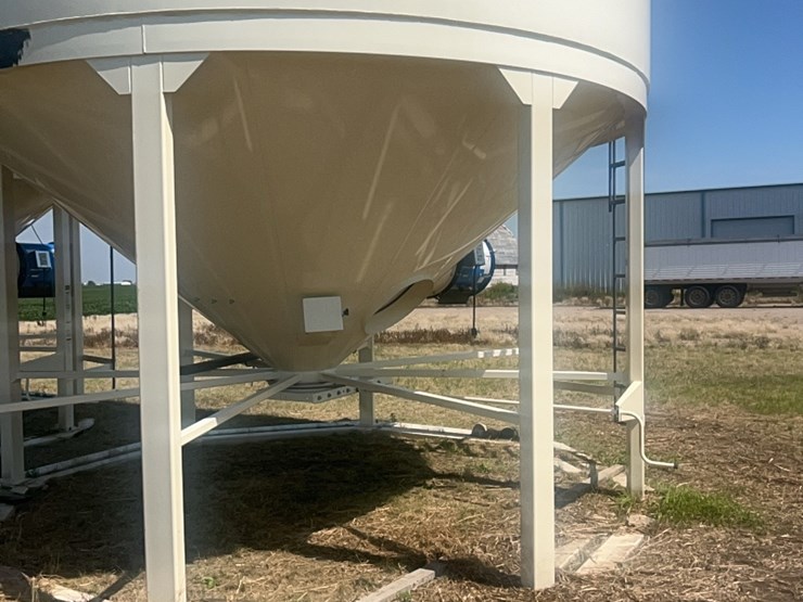 concept-5,000-bushel-hopper-bin,-fully-equipped-with-agi-grainguard-bin-fan-with-7.5-hp-three-phase-electric-motor-image-27