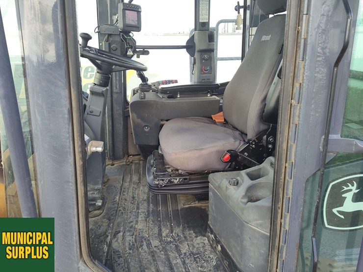 2017-deere-724k-image-22