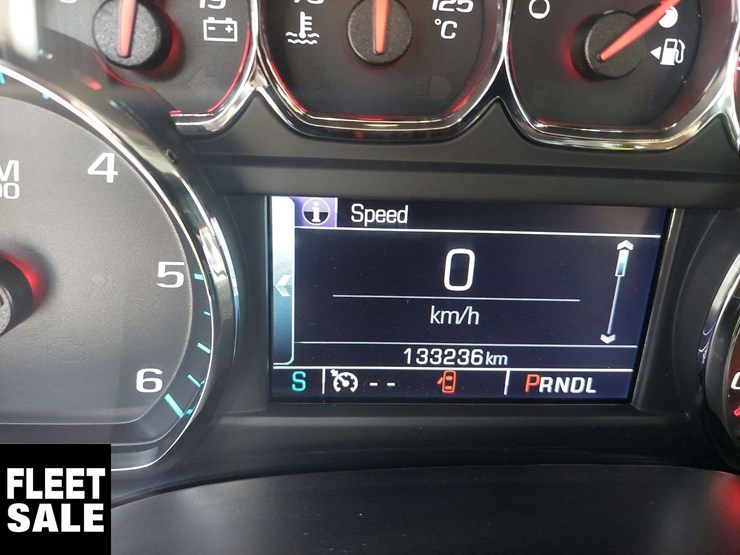2017-chevrolet-silverado-1500-lt-image-6