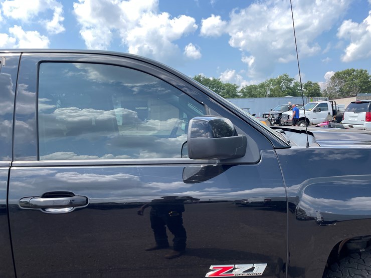 2018-chevrolet-silverado-1500-z71-image-13