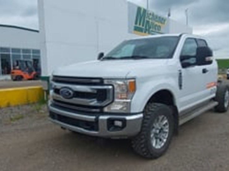2021-ford-f350-image-23