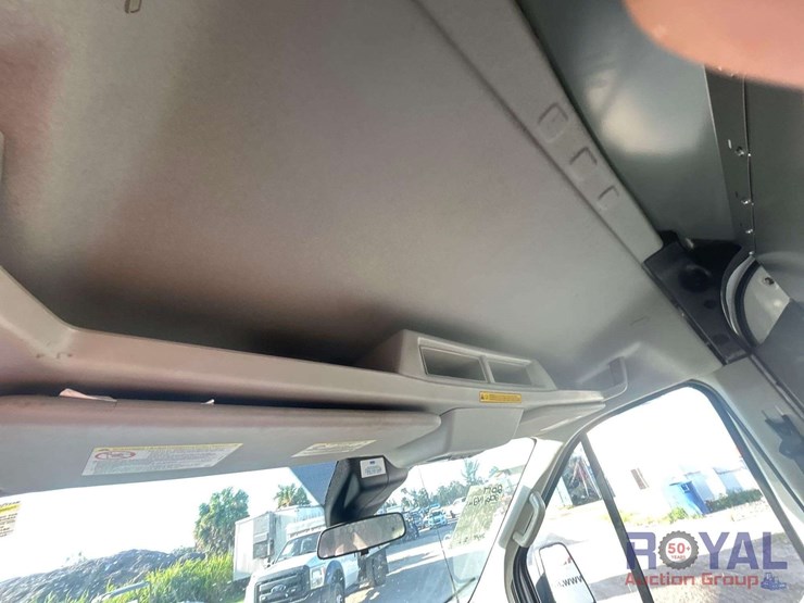 2017-ford-transit-image-16