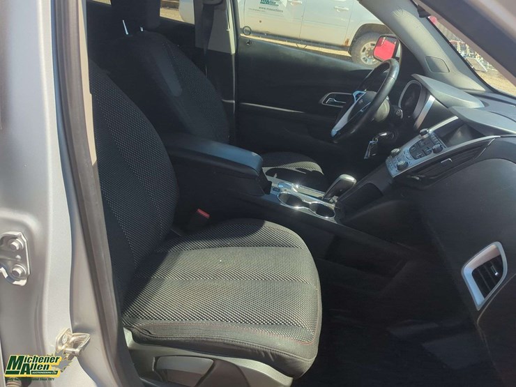 2012-chevrolet-equinox-lt-image-15