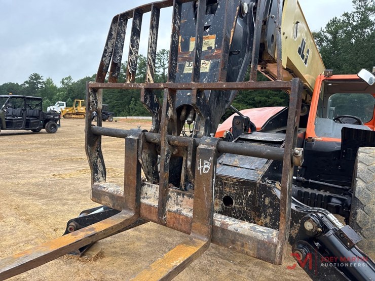 2018-jlg-1255-image-17