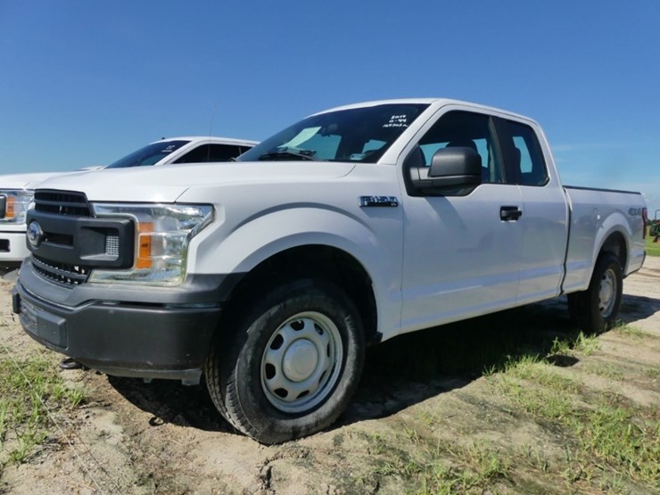 2019-ford-f150-xl-image-1