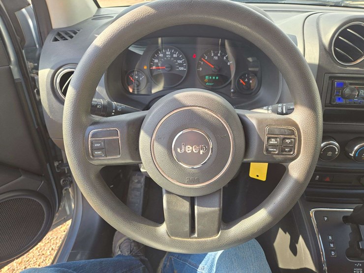 2013-jeep-compass-sport-image-11