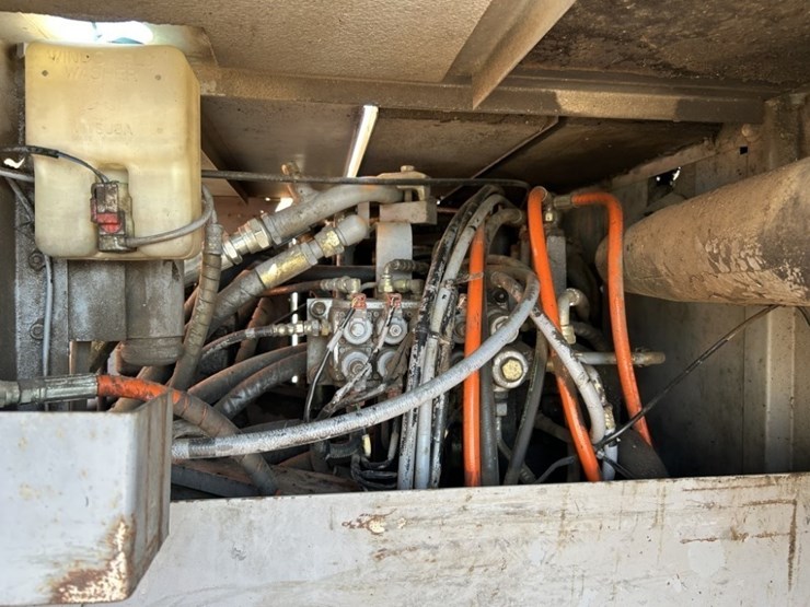 hitachi-ex200-2-image-33