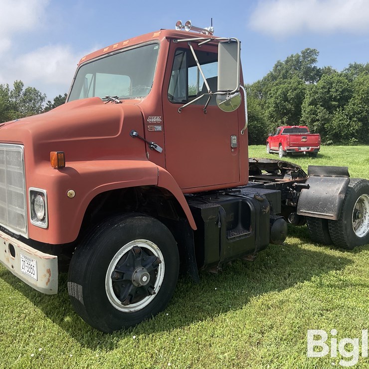1985 INTERNATIONAL S2375