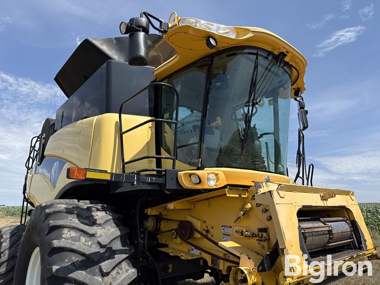 2008-new-holland-cr9070-image-13