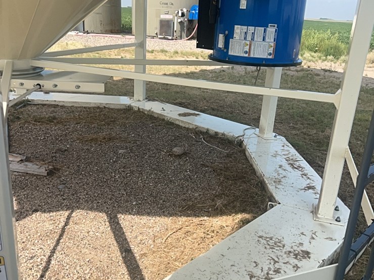 concept-7500-bushel-hopper-bin,-fully-equipped-with-agi-grainguard-10-hp-bin-fan-with-three-phase-electric-motor-image-26
