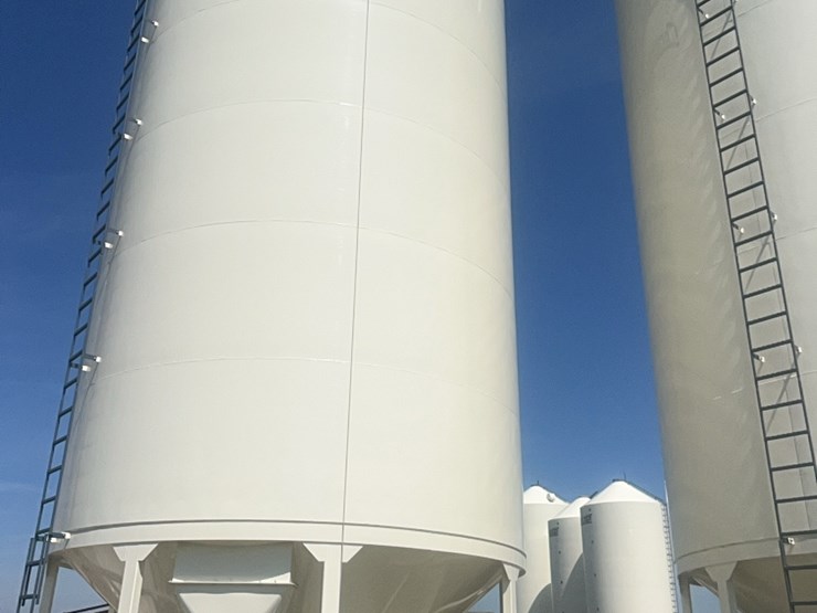 concept-7,500-bu.-hopper-bin-with-agi-grainguard-bin-fan,-10-hp-3-phase-electric-motor-image-6