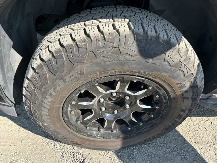 2012-chevrolet-tahoe-lt-image-30