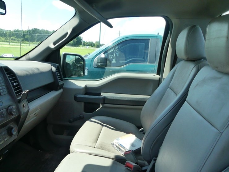 2019-ford-f150-xl-image-11
