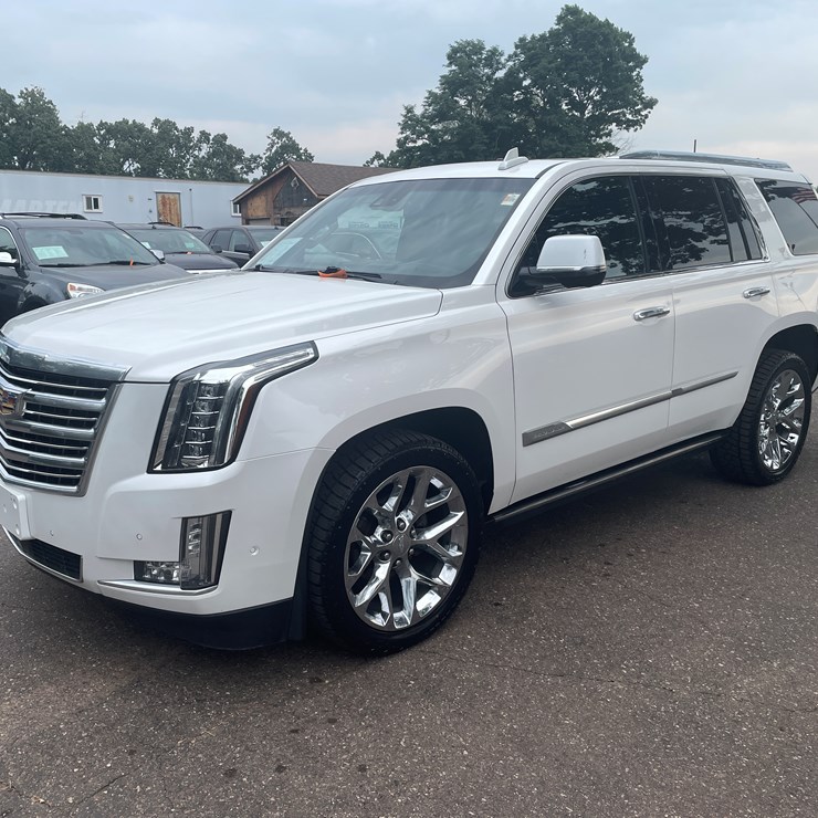 2017 CADILLAC ESCALADE